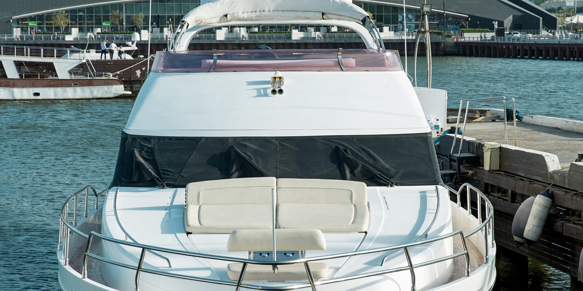 Продается моторная яхта PRINCESS 78 - у причала